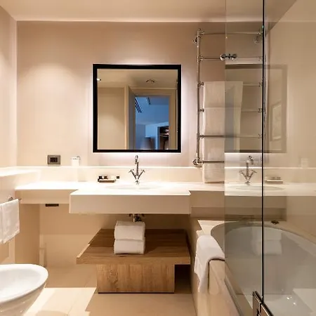 Hotel A.roma Lifestyle 4*