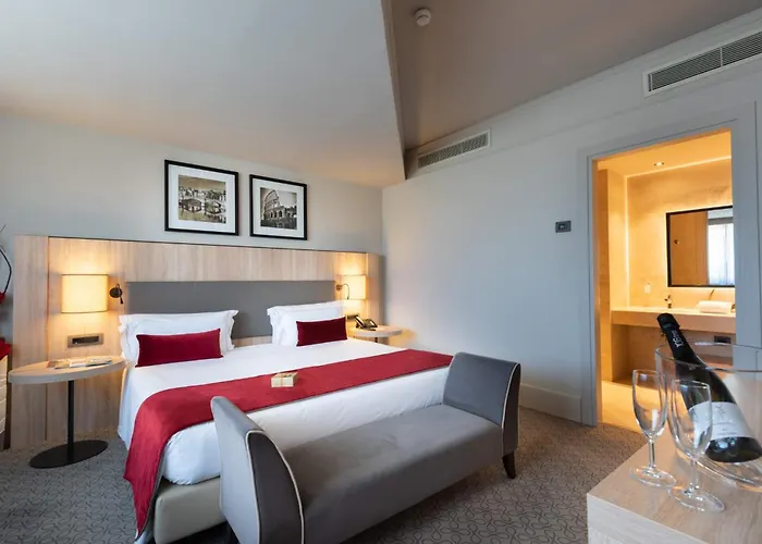 Hotel A.roma Lifestyle 4*