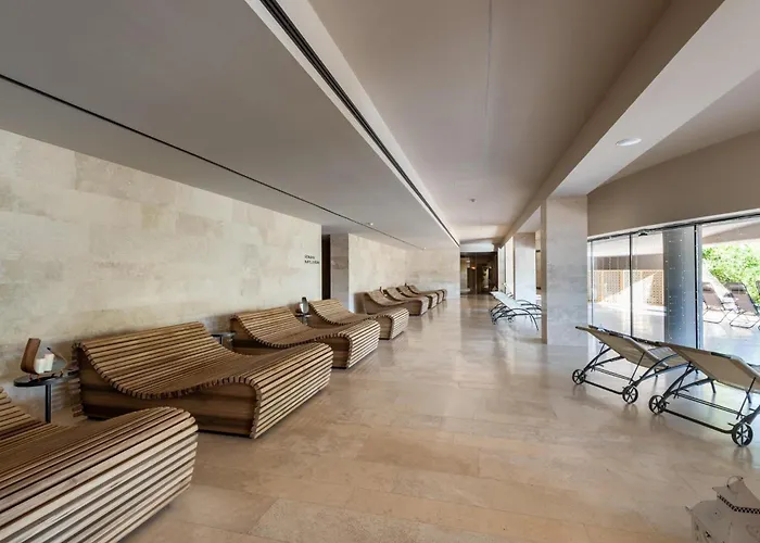 Hotel A.roma Lifestyle 4*