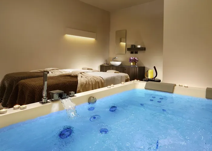 Hotel A.roma Lifestyle 4*