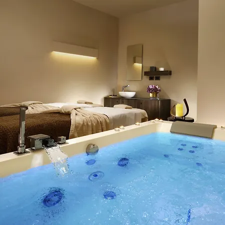 Hotel A.roma Lifestyle 4*